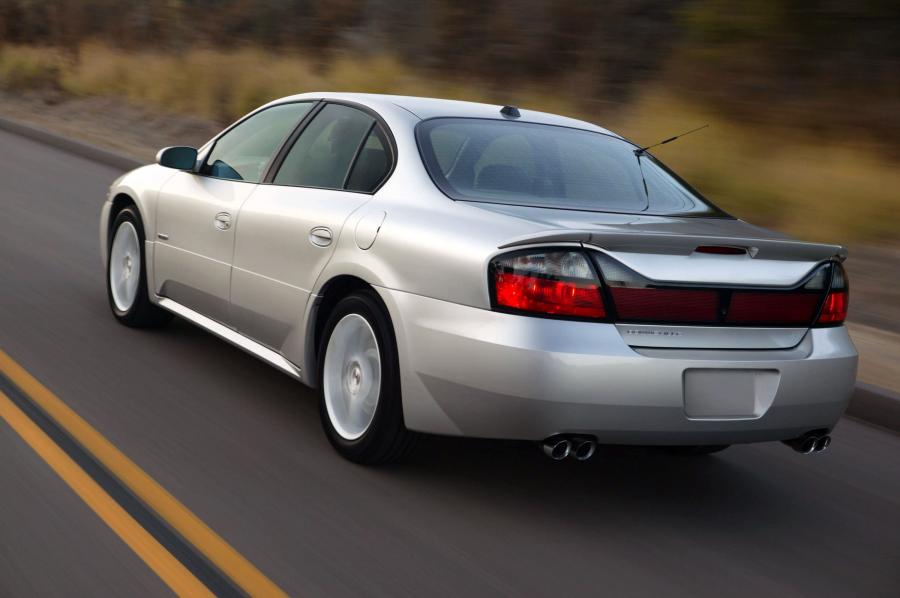  Pontiac Bonneville GXP 2004 года  (фото 13 из 26)